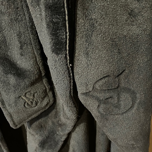 Victoria's Secret Black Plush Robe - Picture 2 of 3